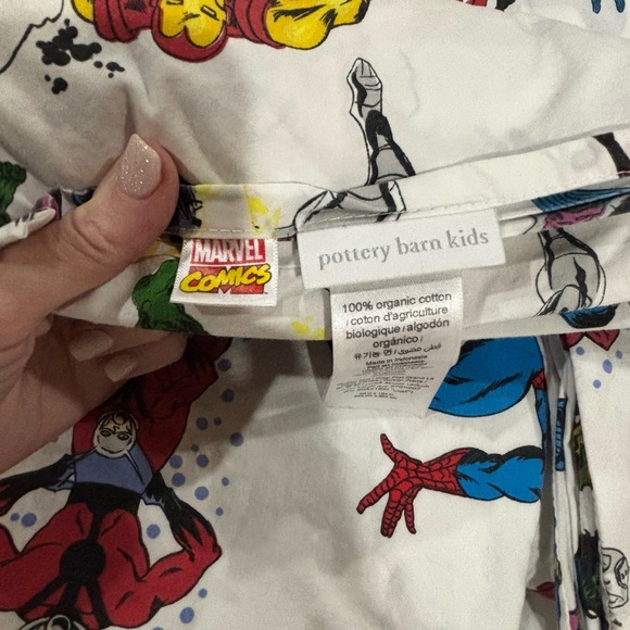 Pottery Barn Kids Marvel Heroes Sheet Set & Pillowcases - Picture 2 of 9